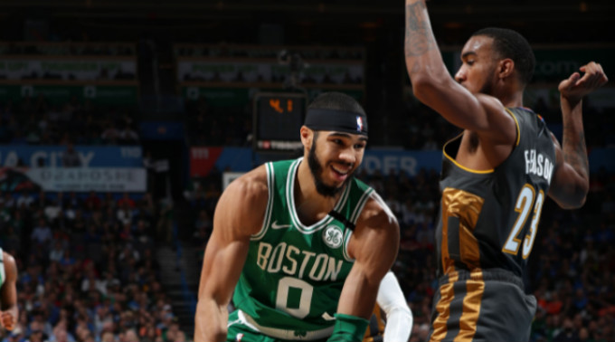 禁区前沿的 禁区前沿的